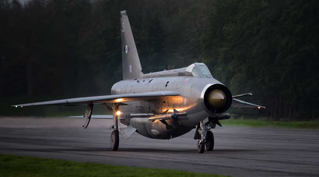 English Electric Lightening F6 XR728 of the Lightening Preservation Group © Chris James